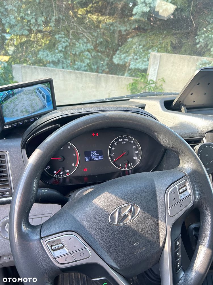 Hyundai H350 - 22