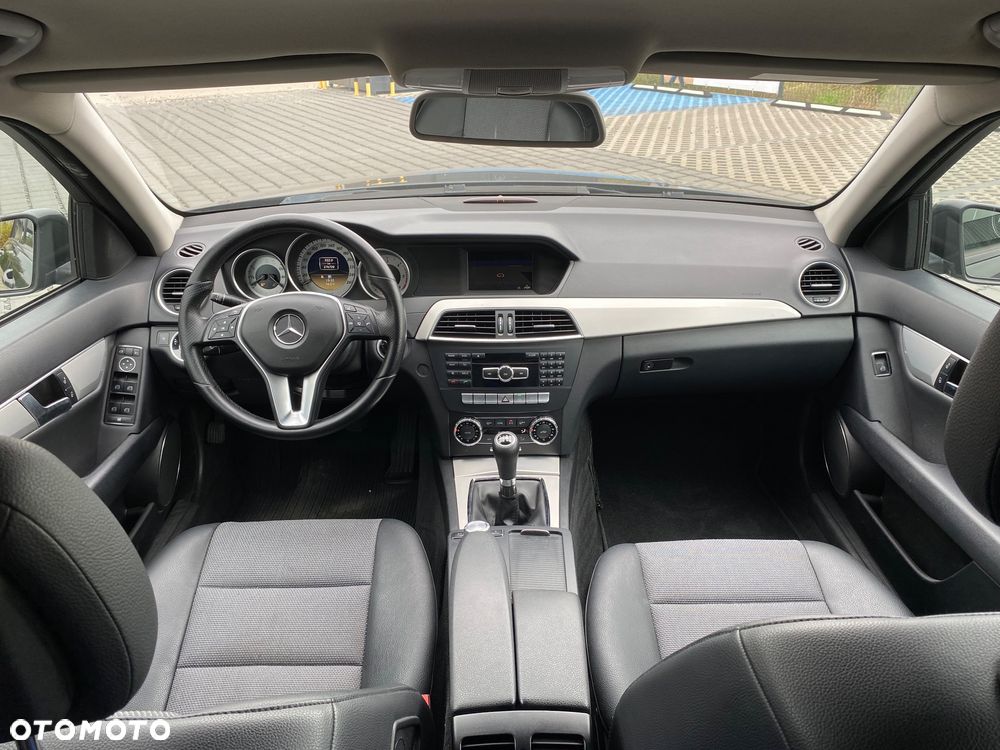 Mercedes-Benz Klasa C 180 T CDI Avantgarde Edition - 25