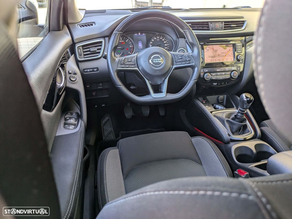 Nissan Qashqai 1.5 dCi N-Connecta J18 - 11