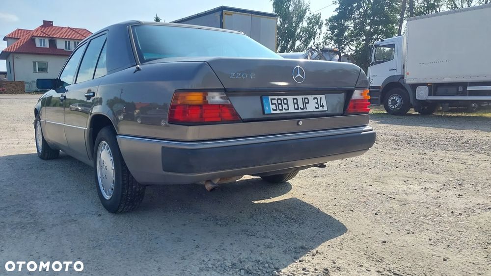 Mercedes-Benz W124 (1984-1993) - 8