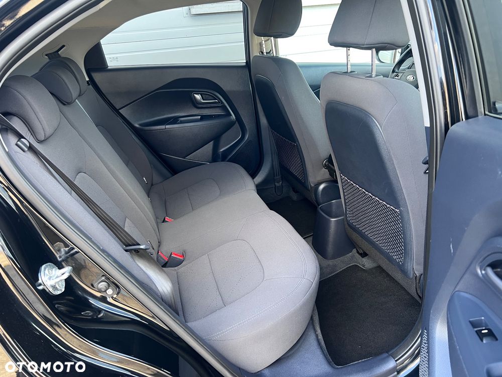 Kia Rio 1.4 Dream Team Edition - 18