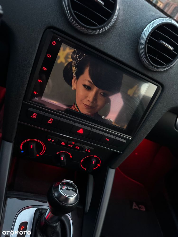 Audi A3 Sportback 2.0 TDI DPF S tronic S line Sportpaket - 29