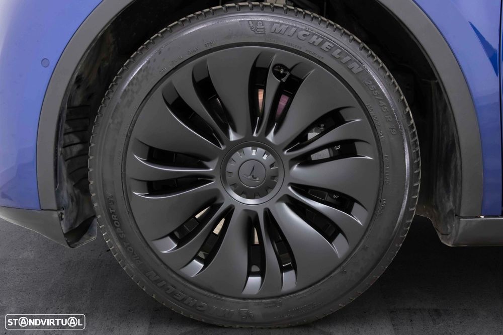 Tesla Model Y RWD - 14