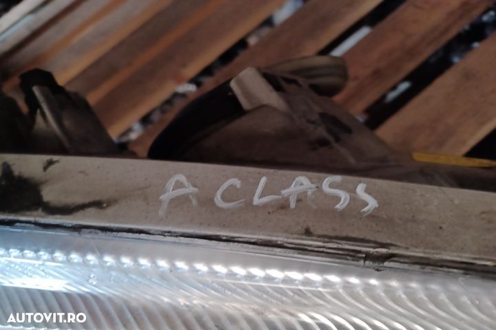 Far dreapta Mercedes-Benz A-Class W168  [din 1997 pana  2001] seria Hatchback A 140 AT (82 hp) - 2