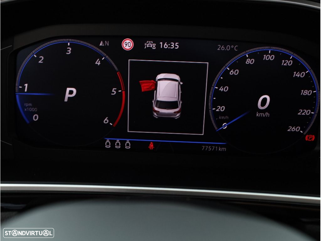 VW T-Roc 2.0 TDI R-Line DSG - 37