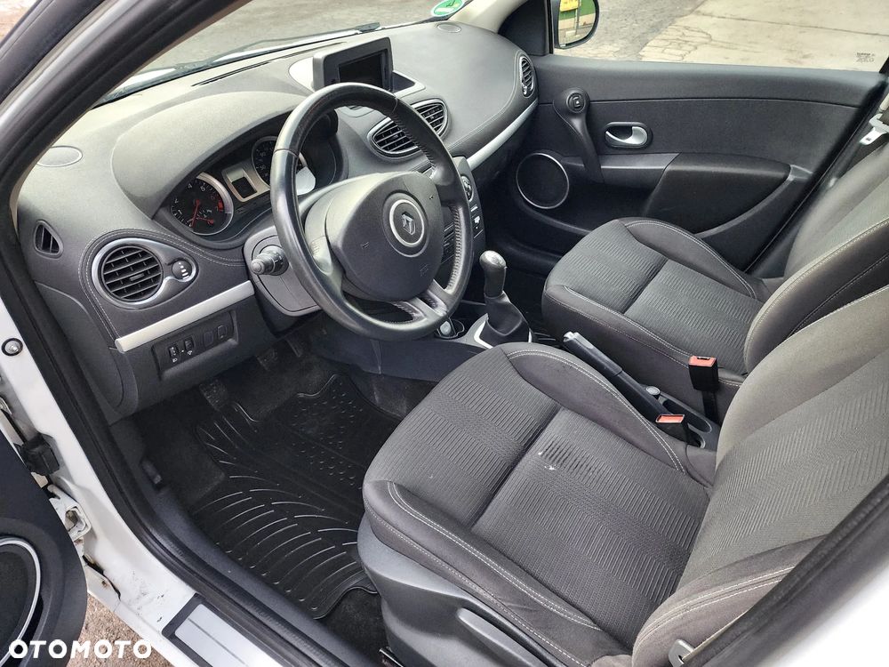Renault Clio - 22