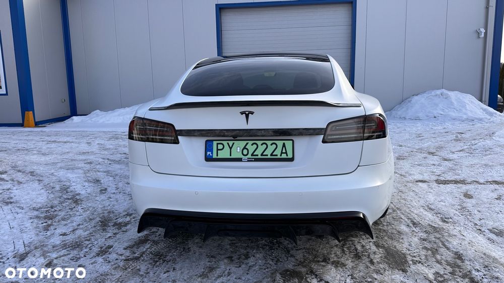 Tesla Model S - 10