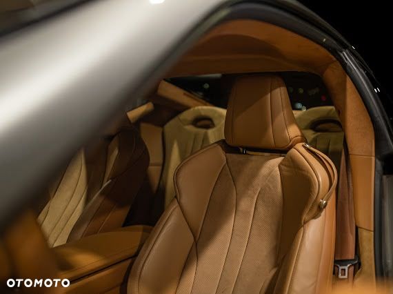 Lexus LC 500h Launch Edition - 10