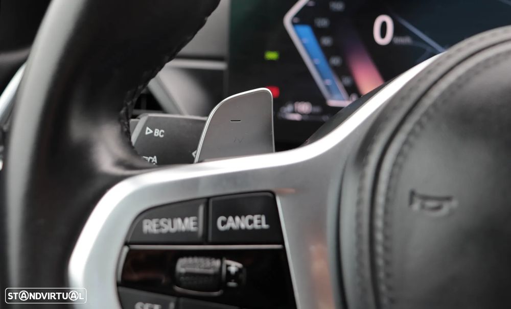 BMW 320 e Pack M Auto — fotografia 31