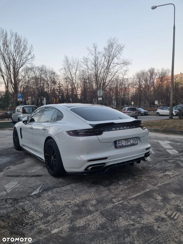 Porsche Panamera 4 - 30