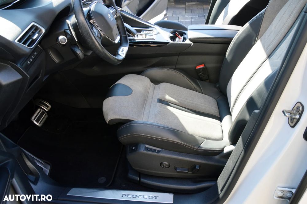 Peugeot 3008 225 e-EAT8 GT - 26