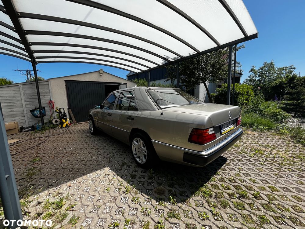 Mercedes-Benz W124 (1984-1993) - 27