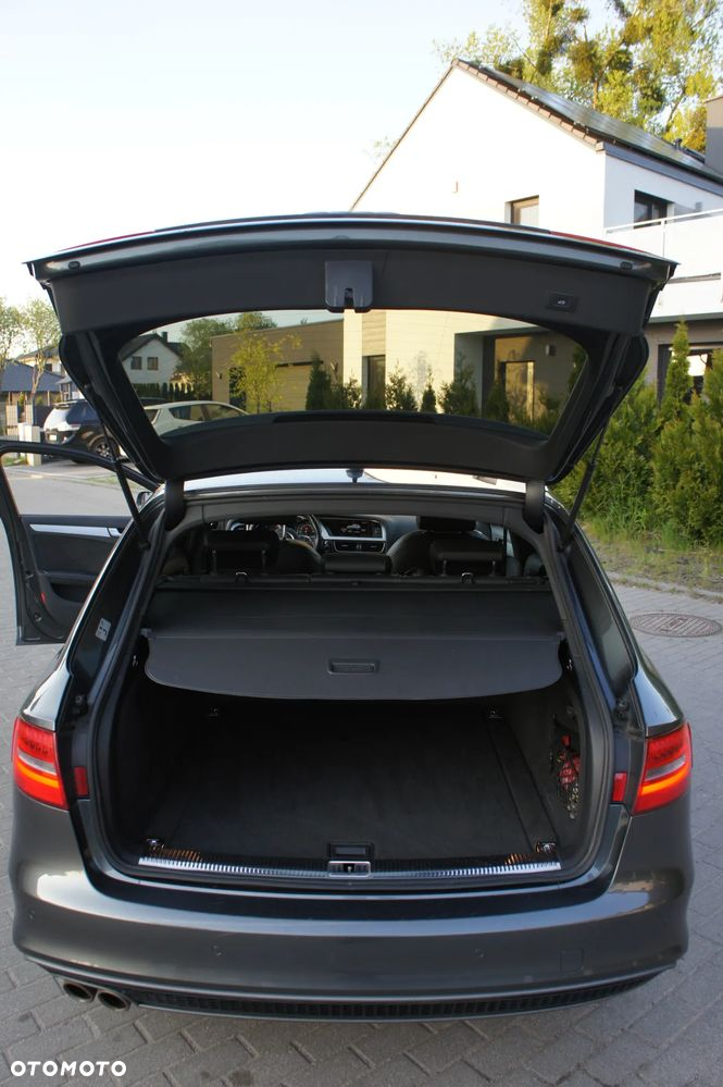 Audi A4 Avant 2.0 TDI DPF multitronic S line Sportpaket - 13