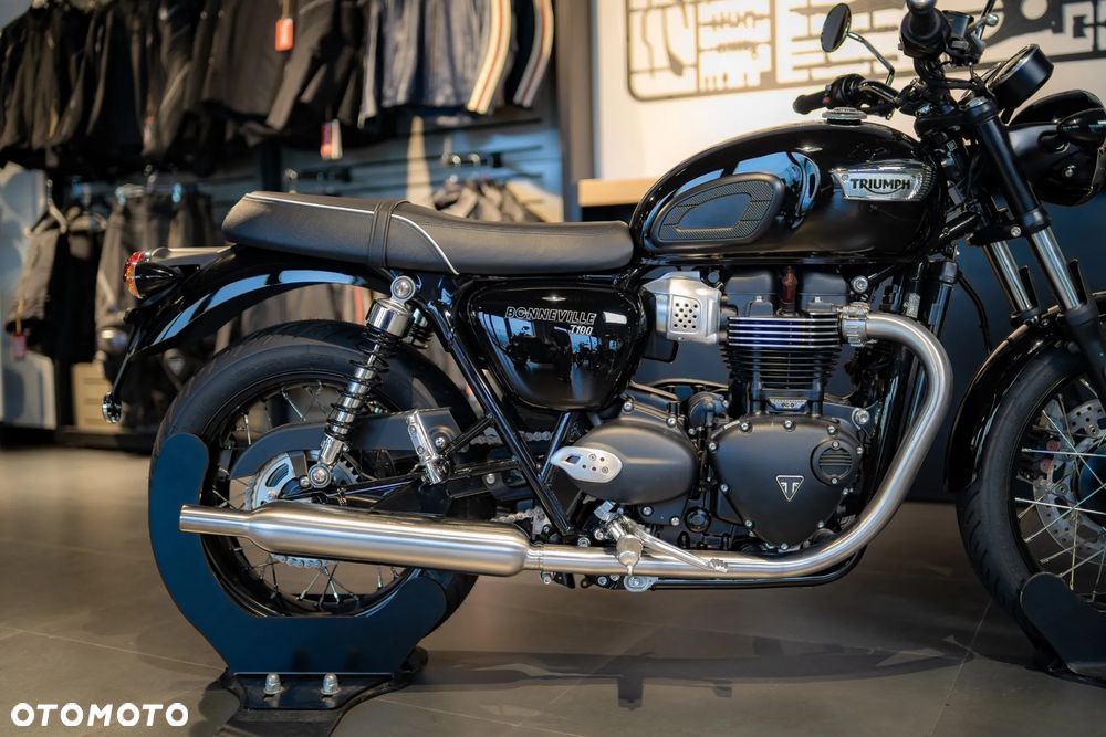 Triumph Bonneville - 15