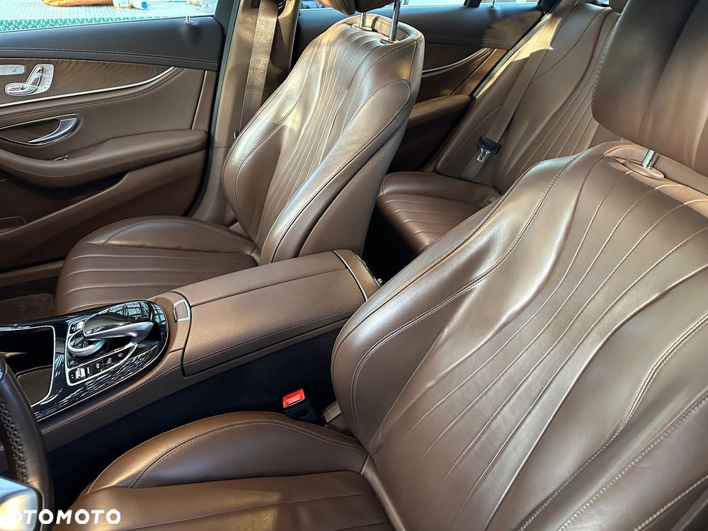 Mercedes-Benz Klasa E 220 d 4-Matic All-Terrain - 22