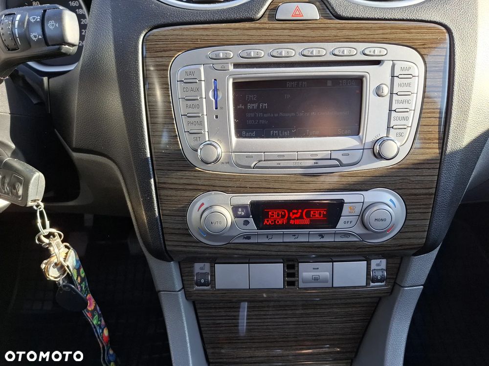 Ford Focus 1.6 16V Ghia - 15