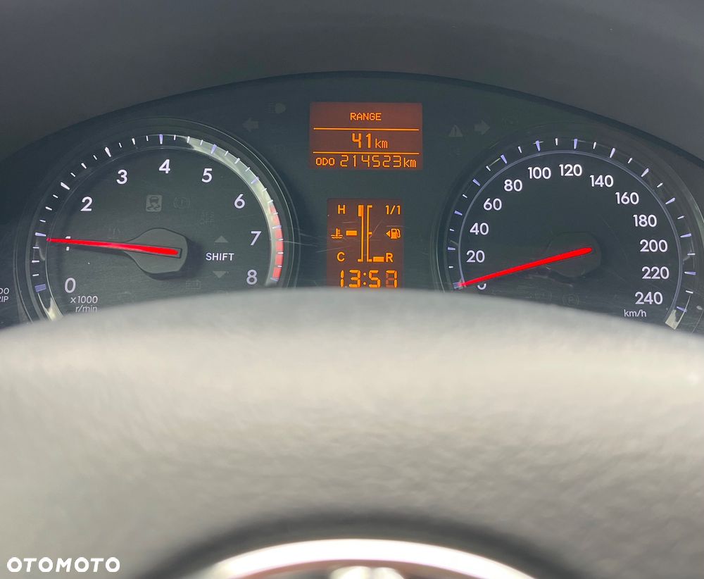Toyota Avensis 1.6 Comfort - 21