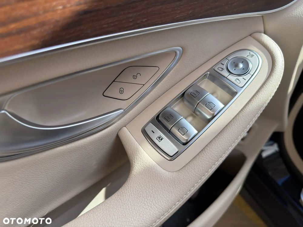 Mercedes-Benz GLC - 23