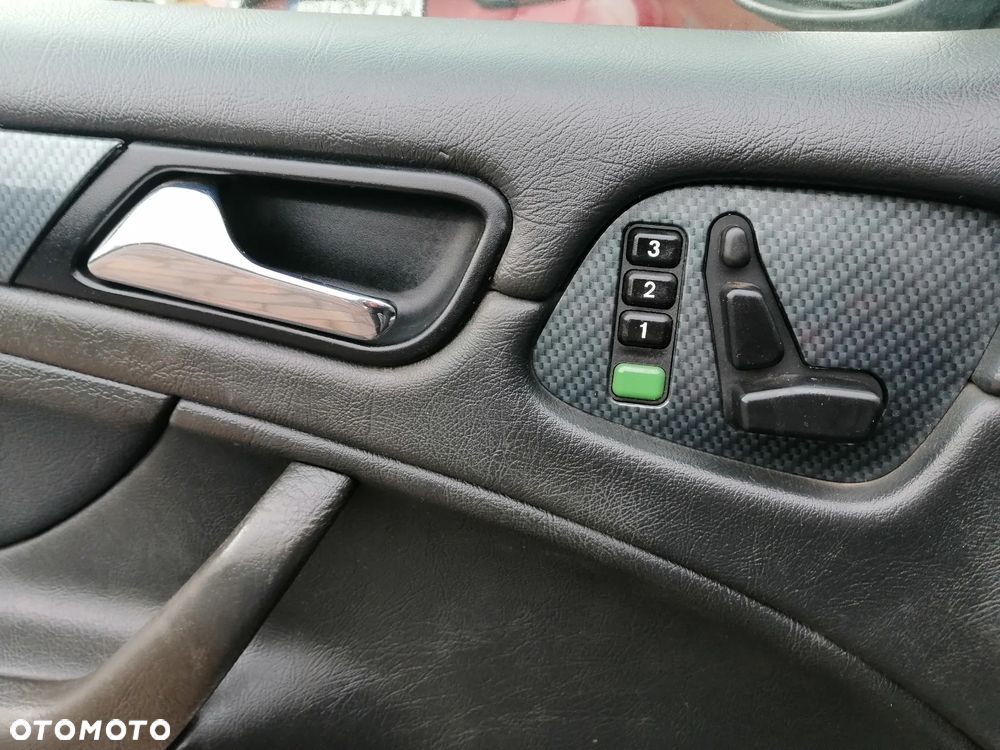 Mercedes-Benz CLK - 20