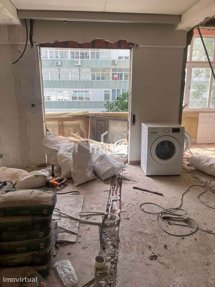 Apartamento T3 Renovado em Benfica - Grande imagem: 5/10