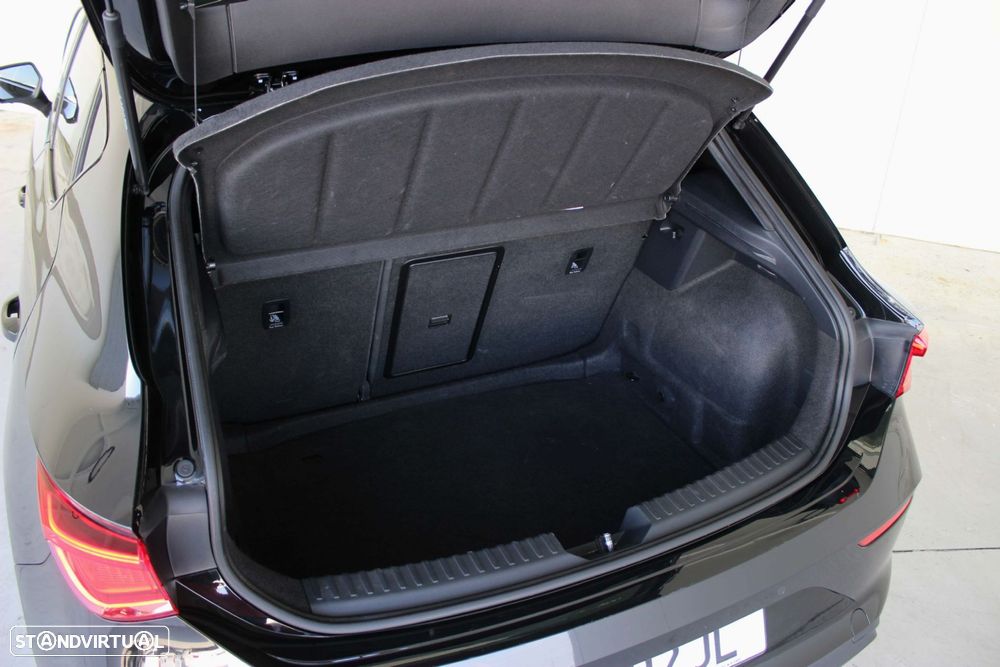 Cupra Leon 1.5 eTSI MID DSG - 9