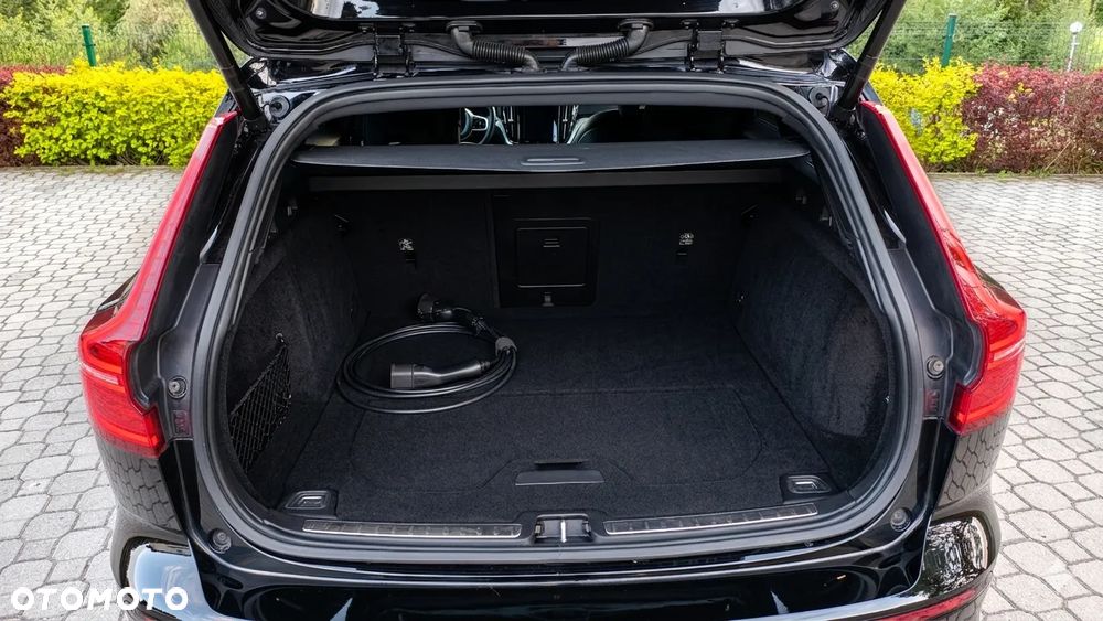 Volvo V60 T6 AWD Plug-In Hybrid Ultra Dark - 20