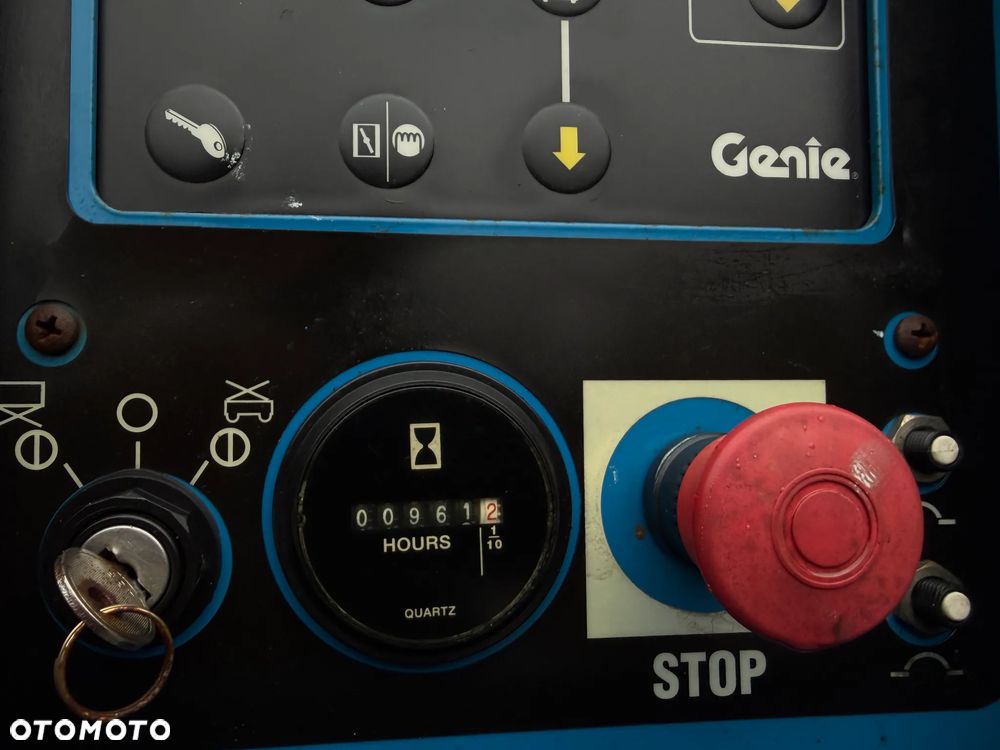 Genie Zwyżka Terenowa GS-4069RT Podnośnik Nożycowy Dźwig 14,5 metra jak Nowa z salonu! 960 mtg. 2013 rok, Pochodzi z Norweskiego urzędu Komuny. Zadbana! 4x4 Silnik Kubota. Zero Luzów i wycieków. Aktualne Serwisy DEKRA BMWT. Wysuwany Balkon. Sterowana z dołu i góry. Okazja Tanio !! Dokumentacja! Bez DPF, adBLUE - 32