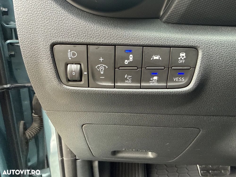 Hyundai KONA - 16