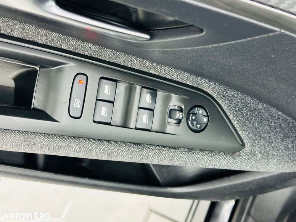 Peugeot 3008 PureTech 130 Stop & Start EAT6 Allure - 19