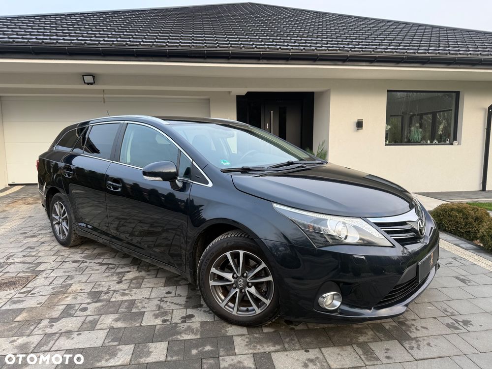 Toyota Avensis 2.0 D-4D Executive - 8
