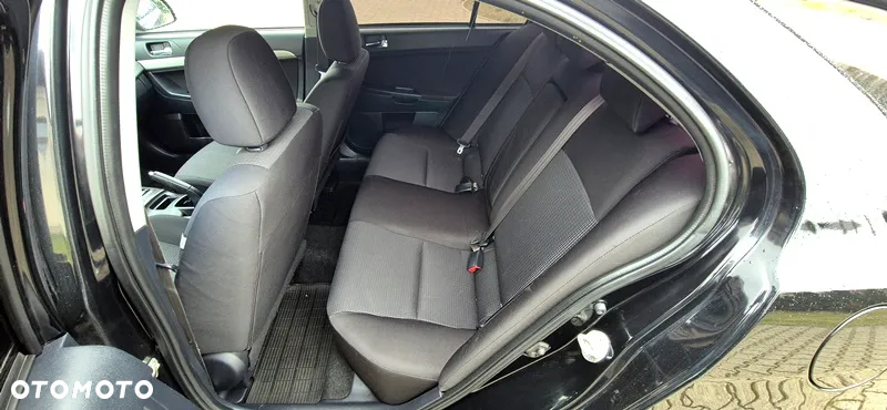 Mitsubishi Lancer 1.6 Invite - 7