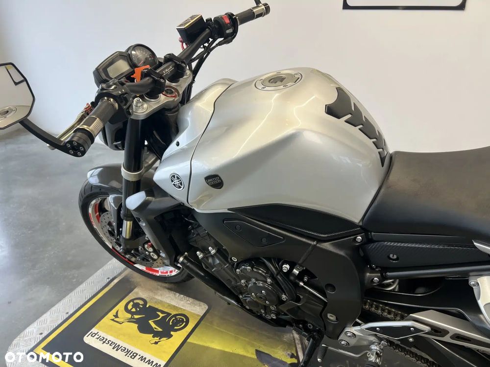 Yamaha FZ - 12
