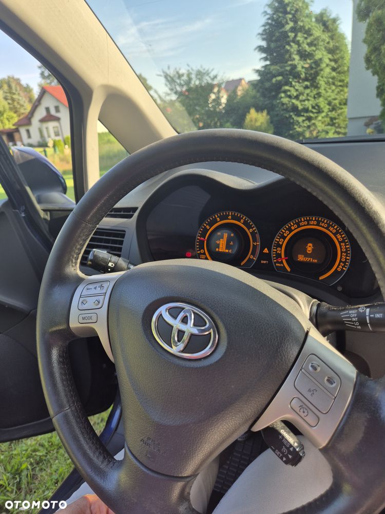 Toyota Auris 1.6 VVT-i Team - 3