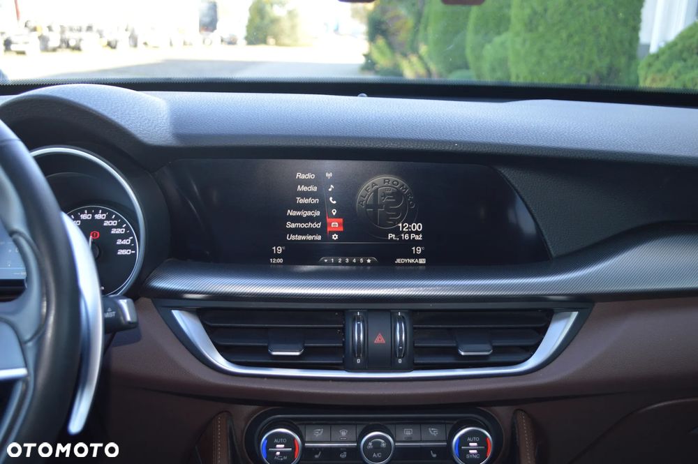 Alfa Romeo Stelvio - 23