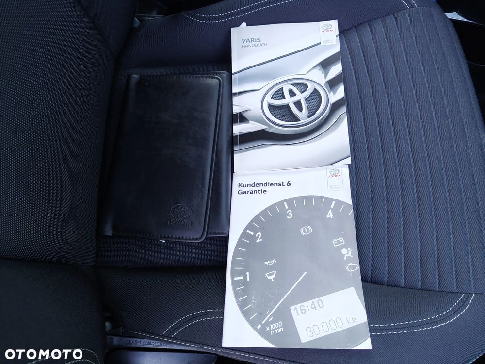 Toyota Yaris 1.33 Business Edition - 35