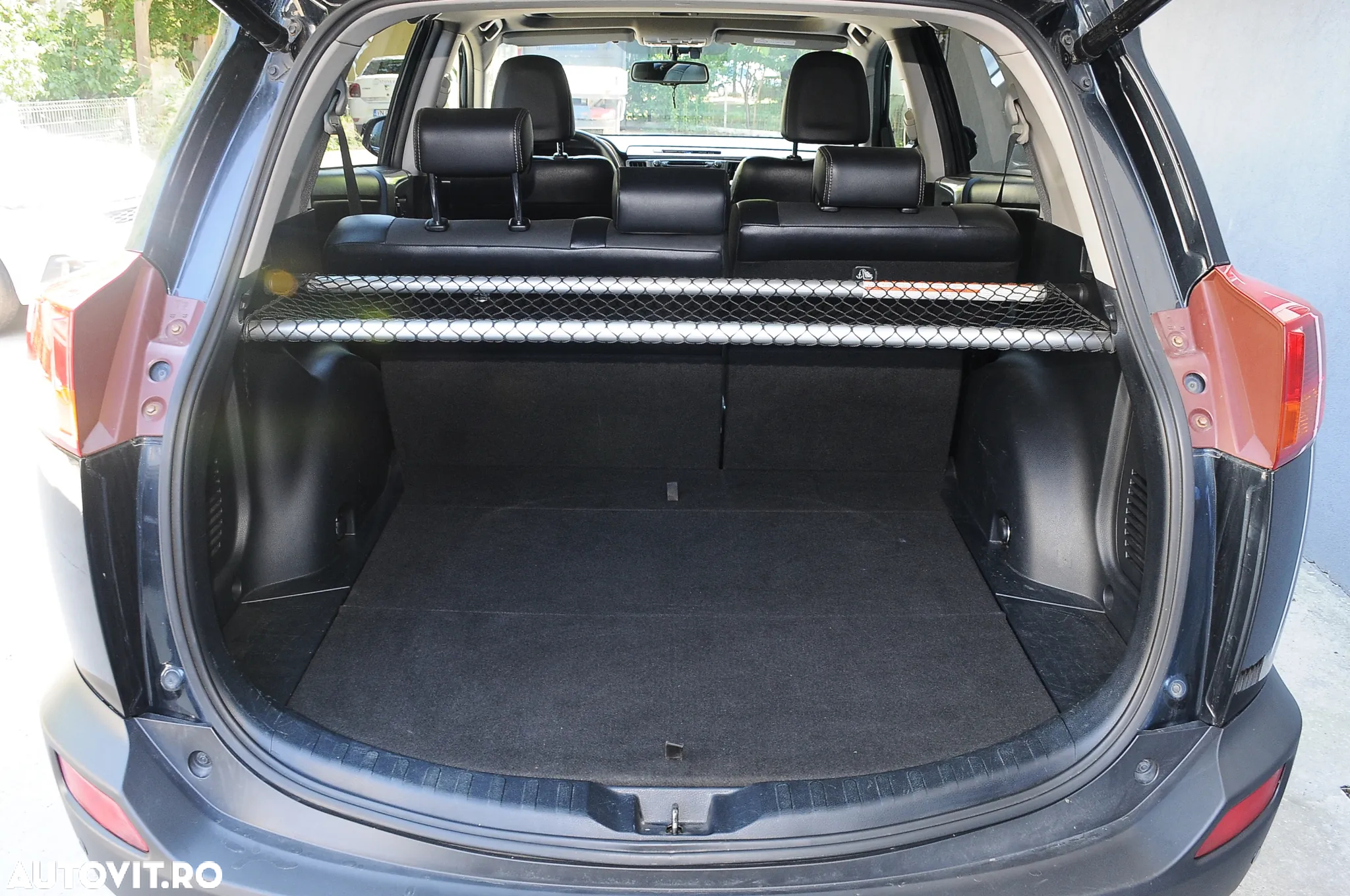 Toyota RAV4 2.2 D-4CAT 4WD Aut Luxury - 18