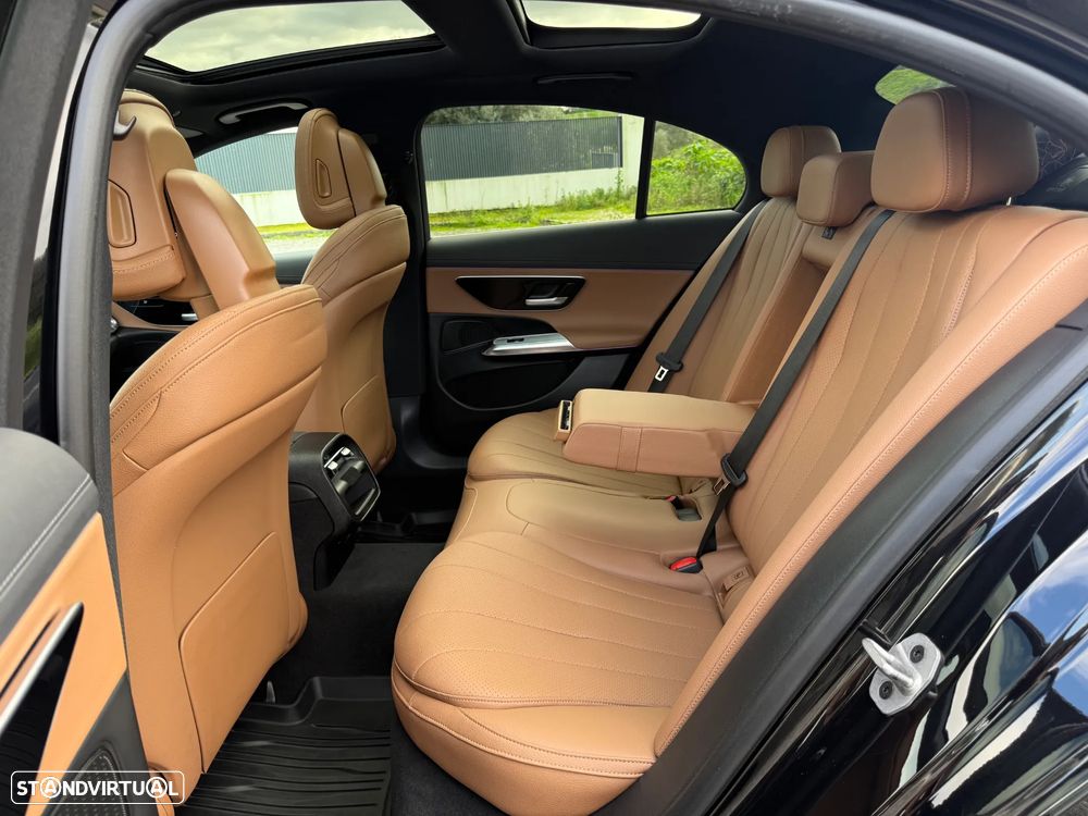 Mercedes-Benz E 300 Standard - 29