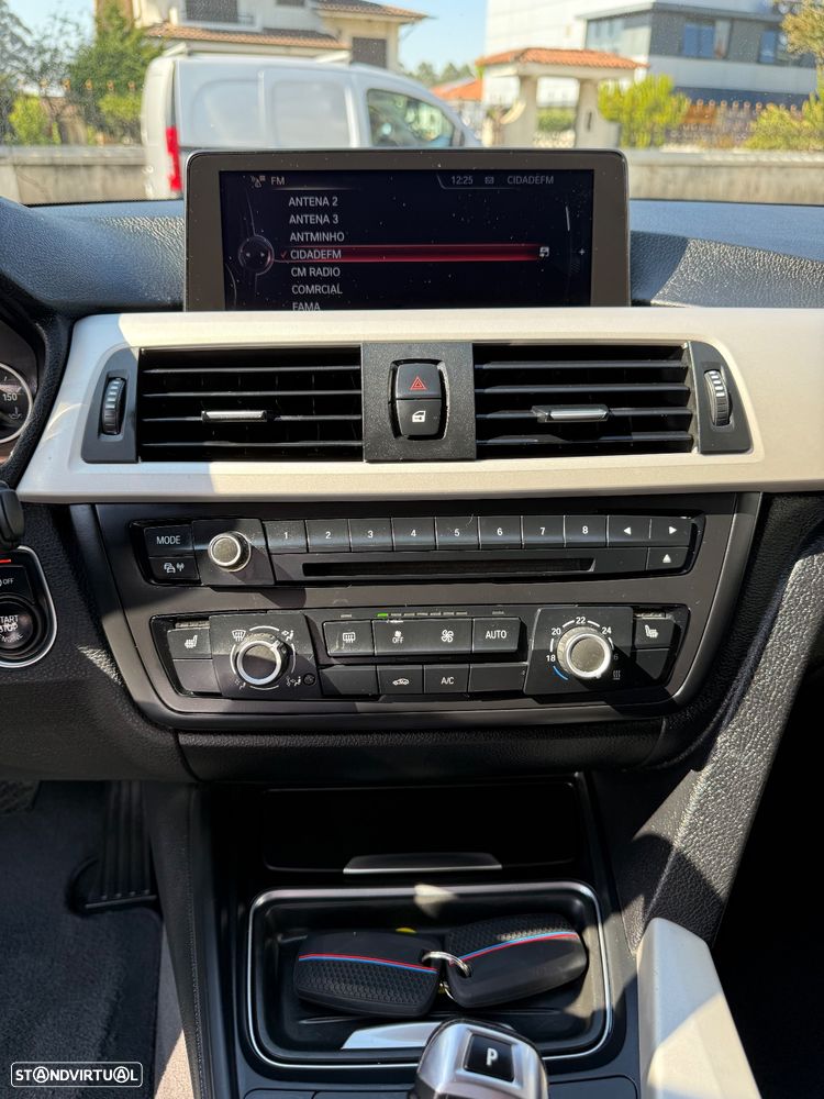 BMW 320 d DPF Touring Aut. Edition Sport - 27