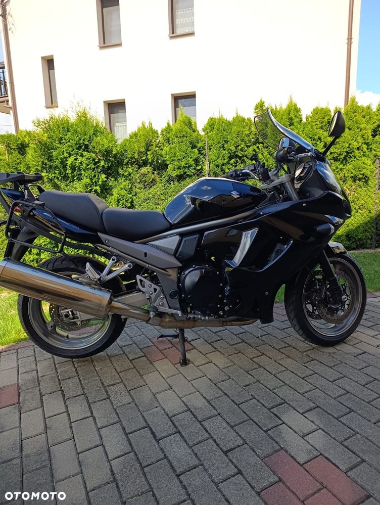 Suzuki GSX - 2