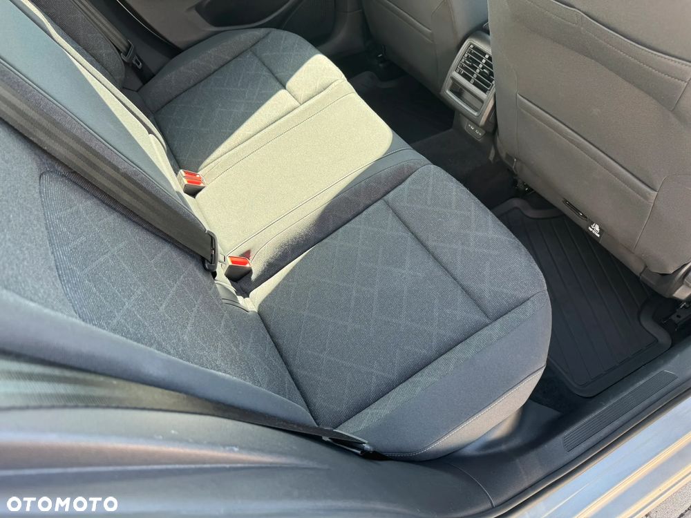Volkswagen Golf - 21