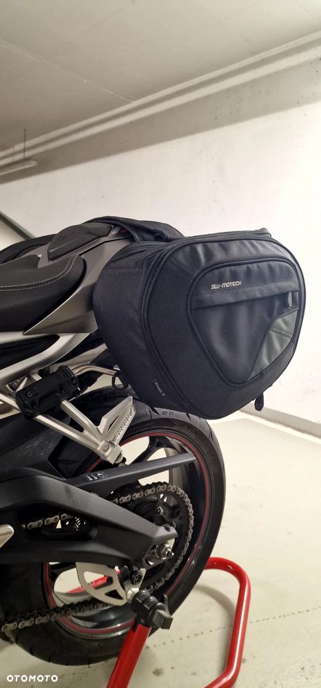 Triumph Street Triple - 3