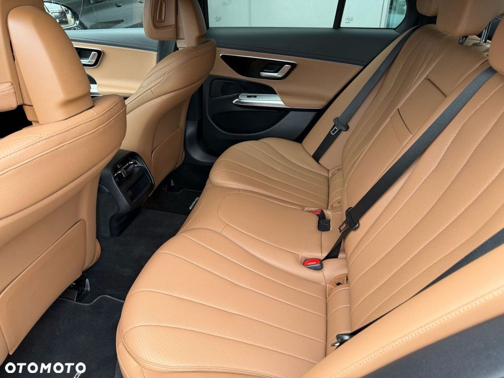 Mercedes-Benz Klasa E 220 d mHEV 4-Matic AMG 9G-Tronic - 14