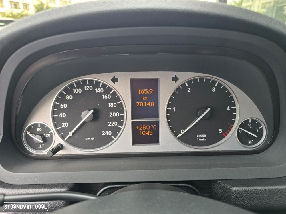 Mercedes-Benz B 180 - 13
