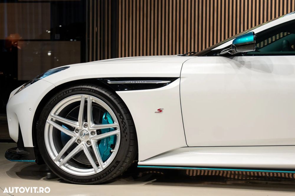 Aston Martin DB12 Volante - 15
