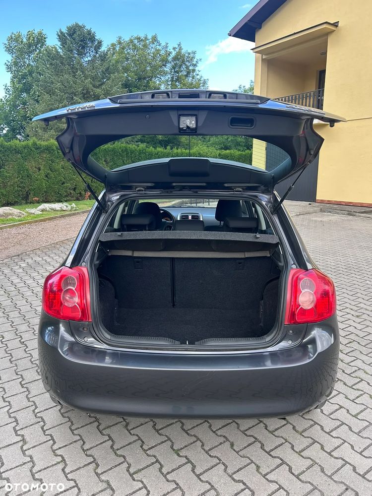 Toyota Auris 1.4 VVT-i Terra - 23