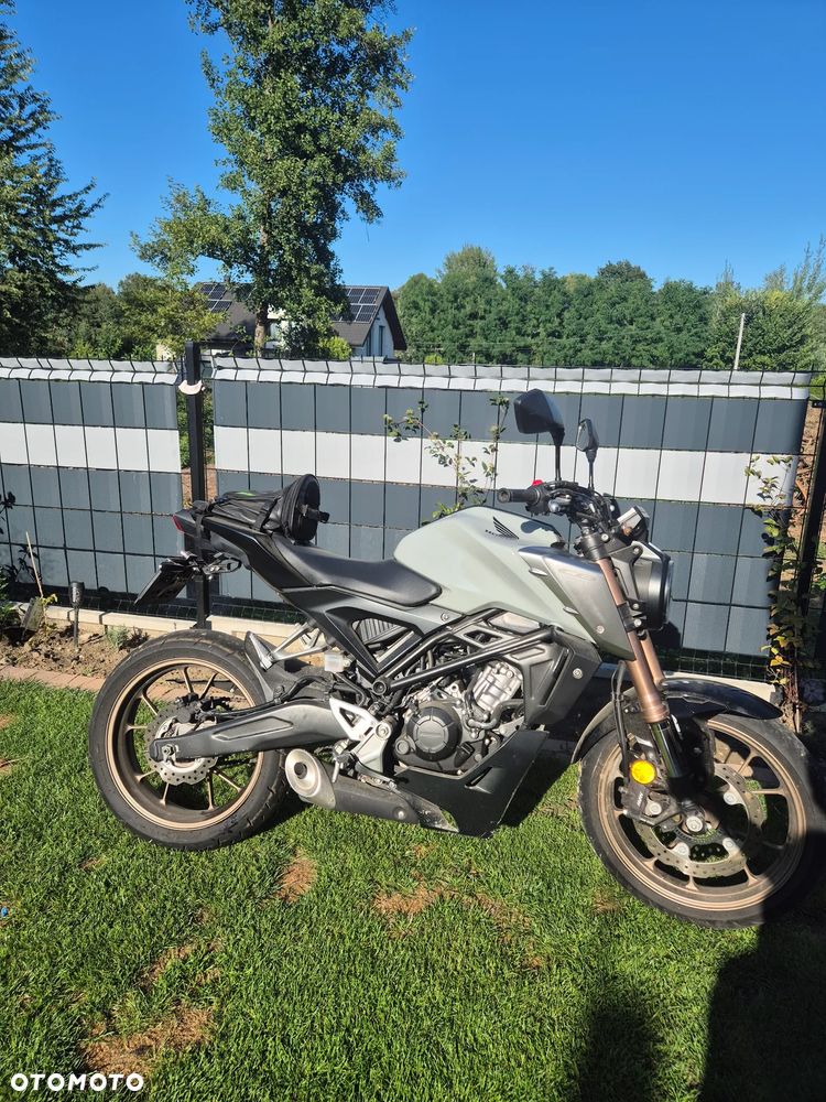 Honda CB - 1