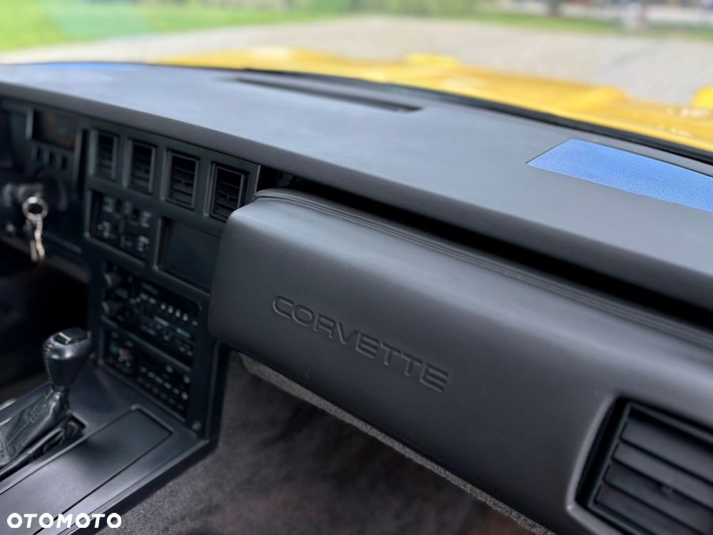 Chevrolet Corvette - 30