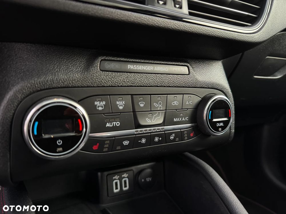 Ford Focus 1.5 EcoBlue ST-Line - 33