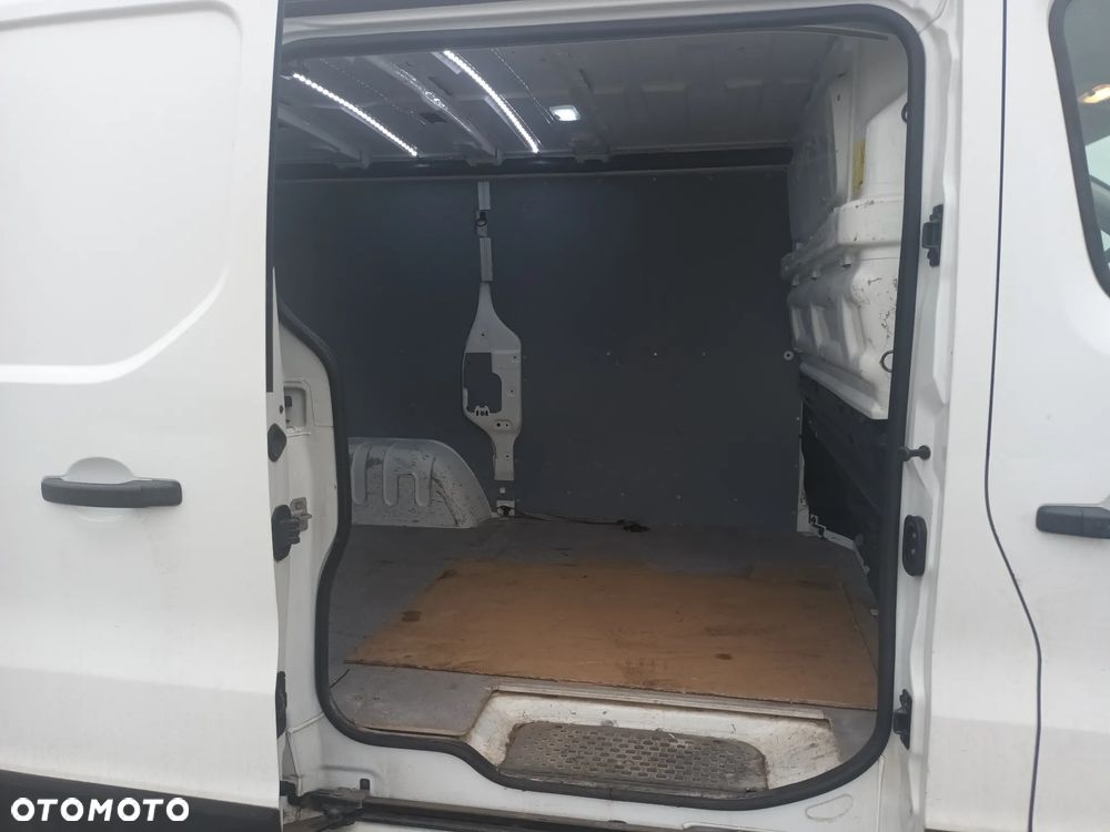 Renault TRAFIC - 12