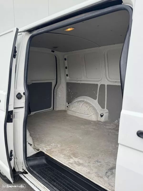 VW TRANSPORTER 2.0 TDI / 3 LUGARES / IVA DEDUTIVEL - 23
